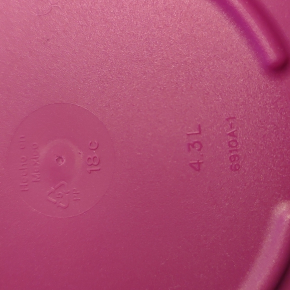 Tupperware Essentials Serving Line Party Bowl and Tray - Picture 3 of 6